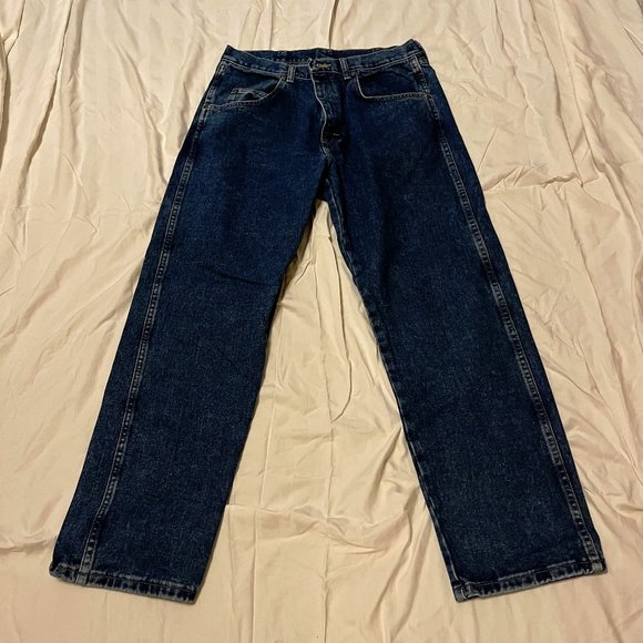 2 Pairs 34x30 for 13 bucks  Men's Wrangler Rugged Wear Relaxed Jeans Like New - Picture 5 of 6